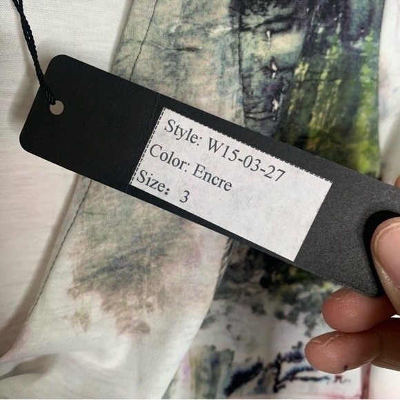 Etoile Du Monde Watercolor Scenic Tree Print V-Neckline Long Sleeve Top - Picture 9 of 12